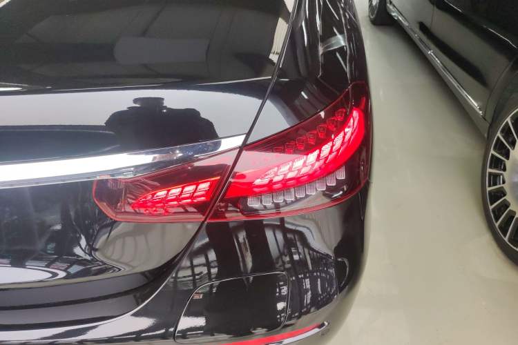 Used Mercedes-Benz E-Class New Energy 2022 Restyled E 350 e L Plug-in Hybrid Sports Sedan Exterior 3