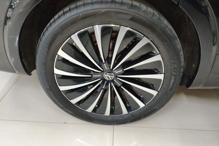 Used Volkswagen Viloran 2024 380TSI Premium Edition