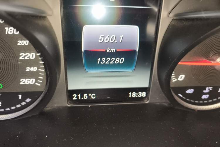 Used Mercedes-Benz C-Class 2015 C 200 L 4MATIC Sport Edition Odometer Close Up