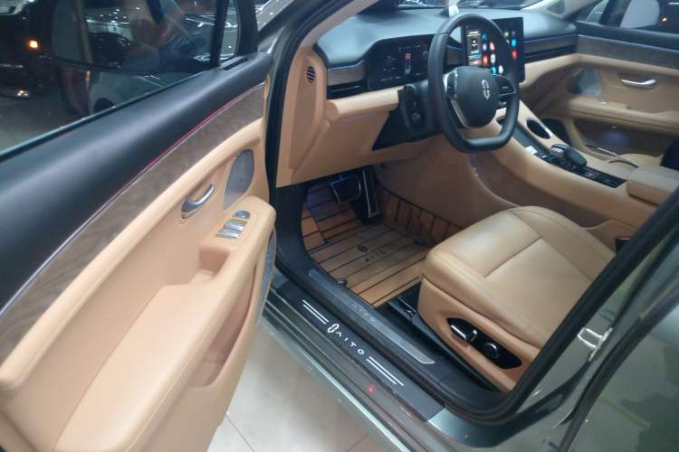 Used Hima AITO M5 2022 Extended-Range Four-Wheel Drive Ultimate Edition Left Front Seat