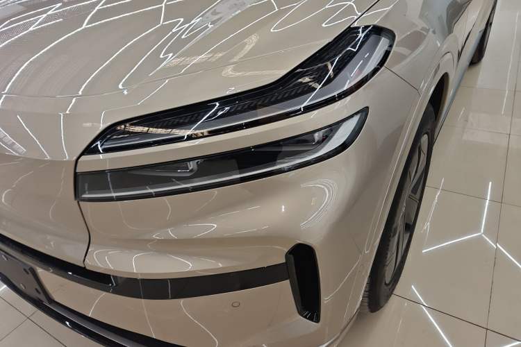 Used ONVO Luxeed L90 2025 Model—Max Six-Seater Version