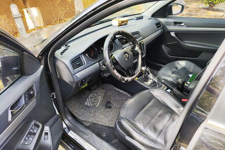 Used Volkswagen Lavida 2015 230TSI DSG Comfort Edition
