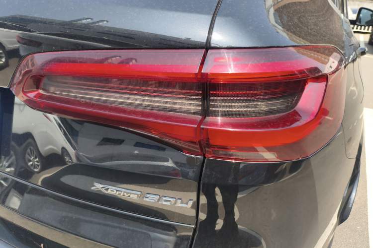 Used BMW X5 2022 Restyled xDrive 30Li Luxury Version M Sport Package Right Rear Taillight