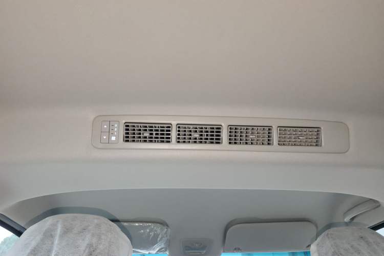 Used Wuling Hongguang PLUS 2020 1.5L Manual Comfort 7-Seater
