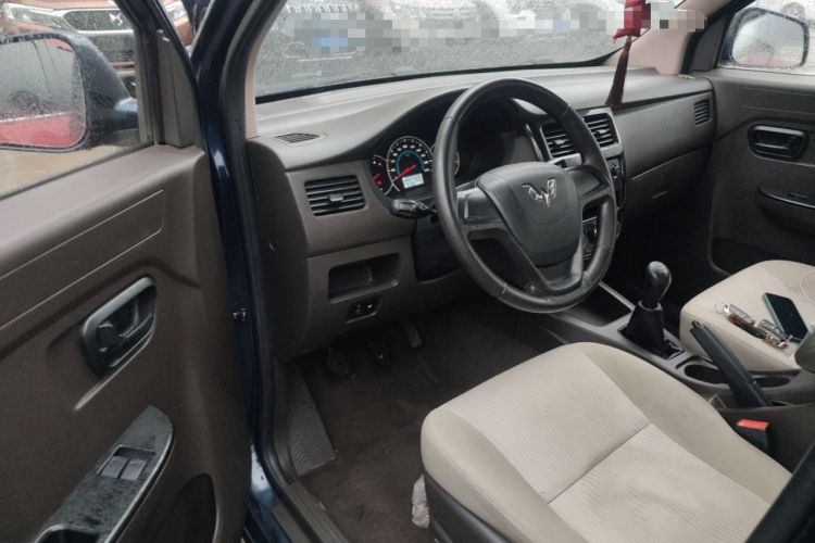 Used Wuling Rongguang V 2016 1.2L Standard Version
