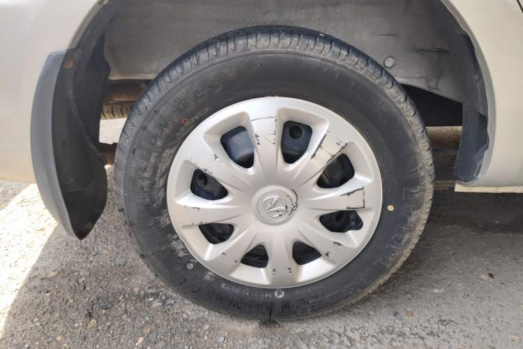 Used BAIC Weiwang M20 2014 1.5L practical type BJ415A Right Rear Wheel Hub