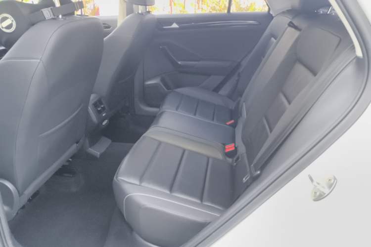 Used Volkswagen T-ROC 2021 280TSI DSG Two-Wheel Drive Comfort Connect Edition