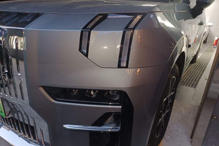 Used Zeekr 009 2024 Six-Seat Executive Version 4WD 108 kWh