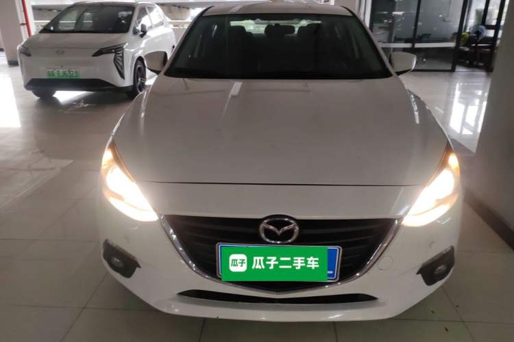 Used Mazda 3 Axela 2016 Sedan 1.5L Automatic Comfort Model