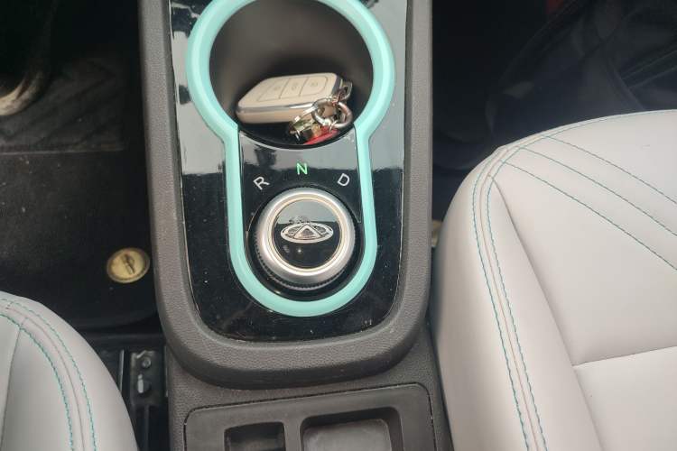 Used Chery New Energy Little Ant 2021 200 000 Yuan "Ant Fan" Edition Energized Version NMC Lithium Battery 301 km Gear Lever