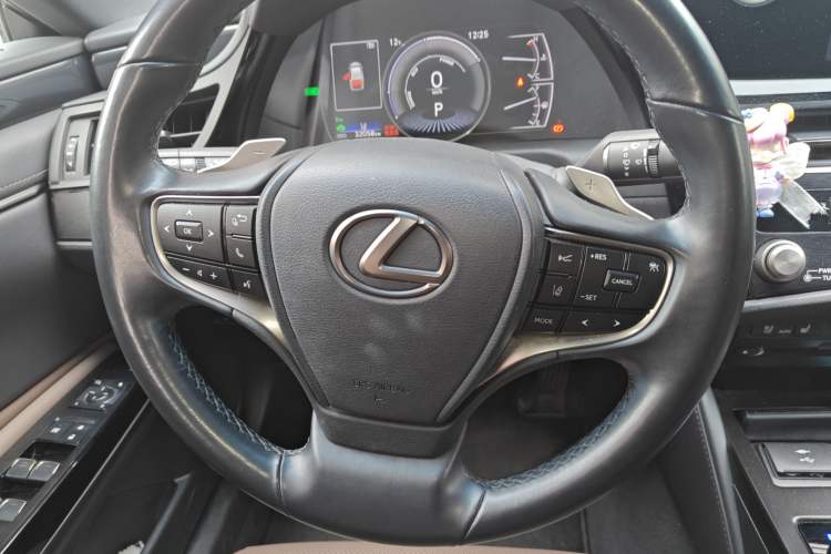 Used Lexus ES 2021 300h Deluxe Edition