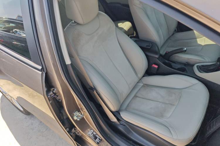 Used Buick GT 2015 15N Automatic Deluxe Edition Right Front Seat