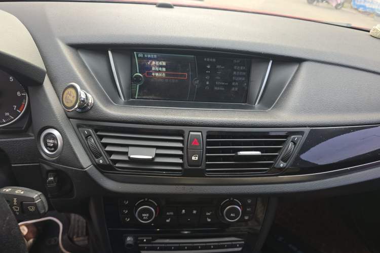 Used BMW X1 2015 sDrive18i Leading Edition
