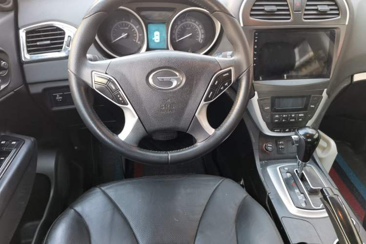 Used GAC Trumpchi GS5 2013 1.8T Automatic All-Wheel-Drive Luxury Edition Steering Wheel