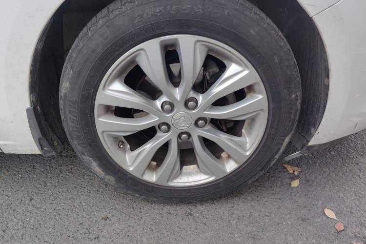 Used Buick GT 2018 15T Dual-Clutch Elite Model China V Standard Right Front Wheel Hub