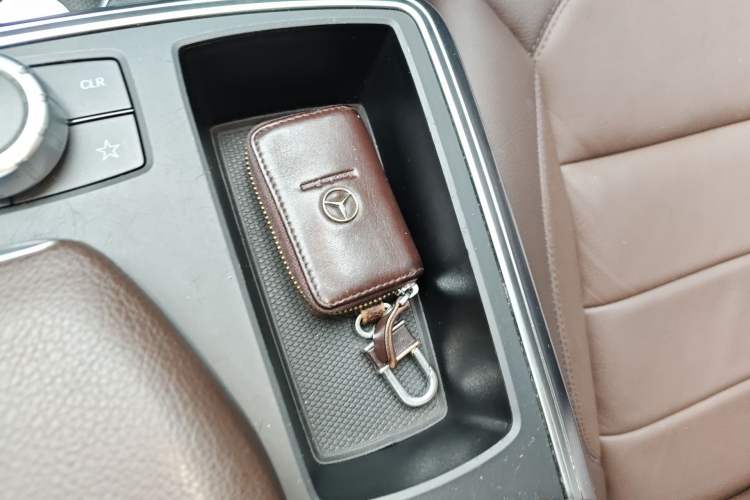 Used Mercedes-Benz M-Class  Vehicle Key
