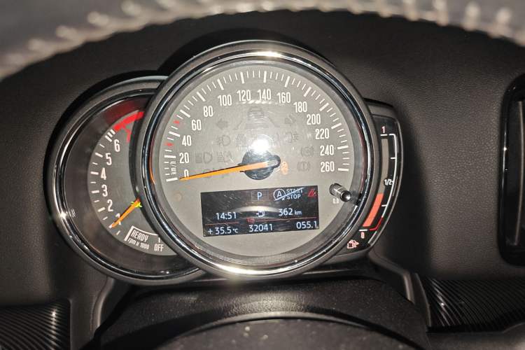 Used MINI Countryman 2017 1.5T COOPER ALL4 Traveler Instrument Cluster