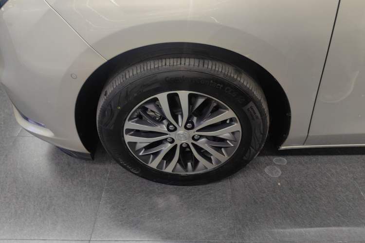 Used Buick GL8 2021 ES Land Cruiser 653T Luxury Edition Left Front Wheel Hub