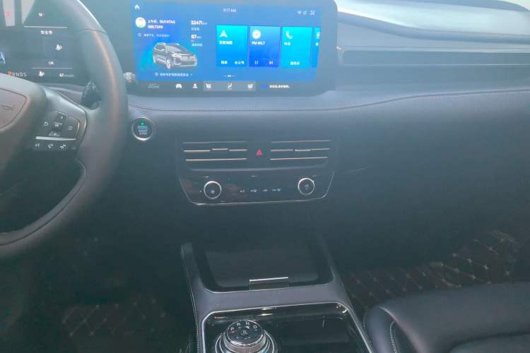 Used Ford Edge 2021 PLUS EcoBoost 245 Two-Wheel-Drive Platinum Edition 5 Seats
