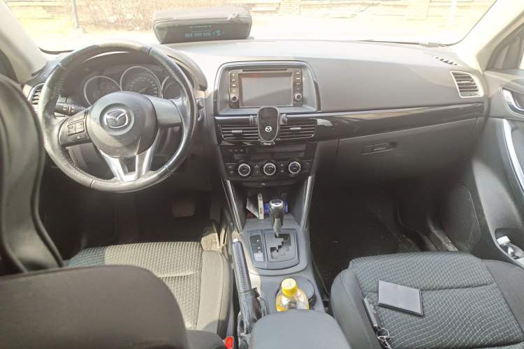 Used Mazda CX-5 2014 2.0L Automatic Two-Wheel Drive Urban Version Center Console