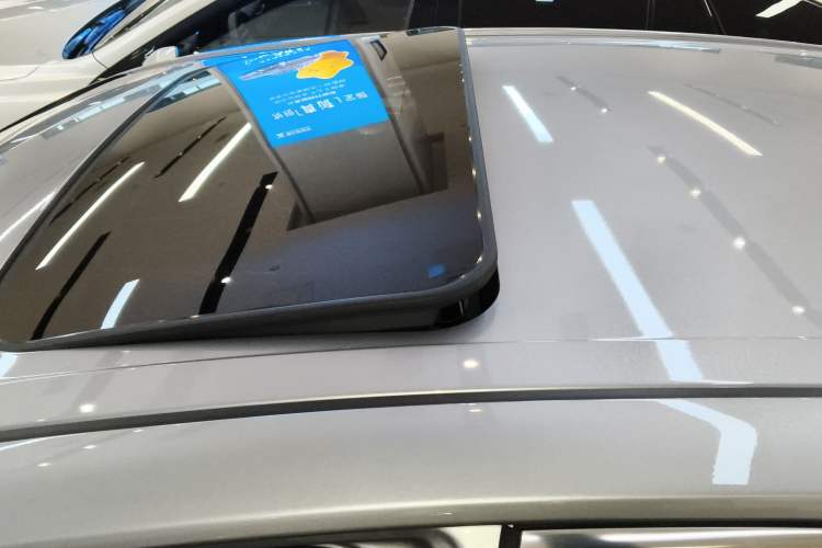 Used Toyota Camry 2026 Model Dual-Engine 2.0HSE Sport Lite Edition