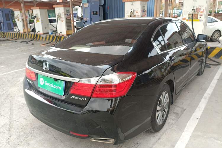 Used Honda Accord 2014 2.0L LX Comfort Edition Rear Right 45 Deg