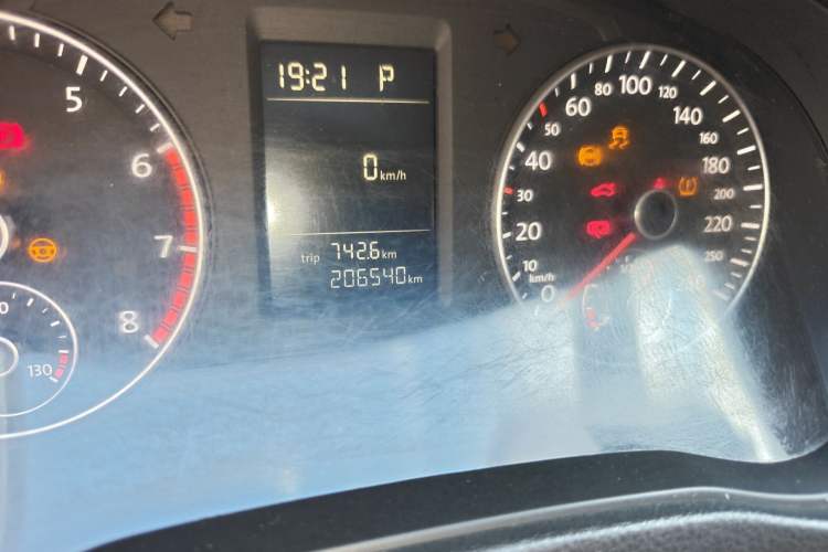 Used Volkswagen Passat 2011 1.8 TSI DSG Prestige Edition Odometer Close Up