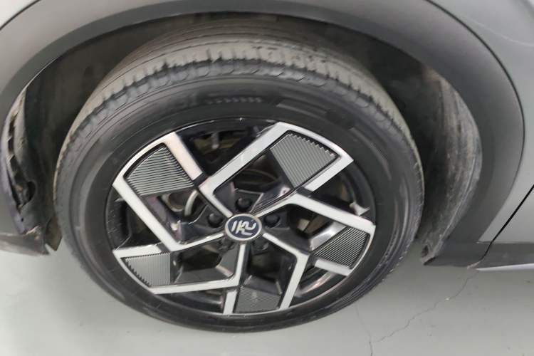 Used BYD Yuan PLUS 2022 510 km Flagship Version Left Front Wheel Hub