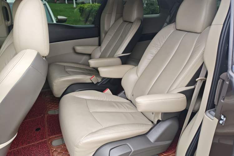 Used Buick GL8 2011 2.4L LT Luxury Business Executive Edition Left Rear Seat