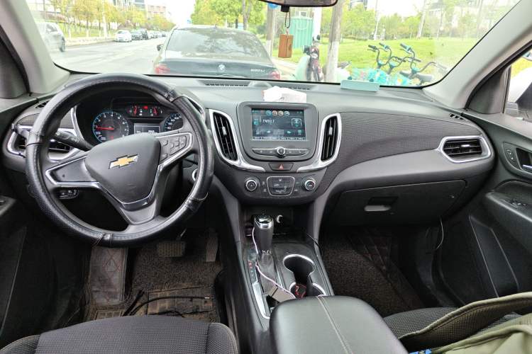 Used Chevrolet Equinox 2018 535T Automatic Lingjie Edition Center Console