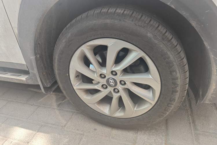 Used Hyundai Tucson 2018 1.6T Dual-Clutch Two-Wheel Drive 15th Anniversary Special Edition