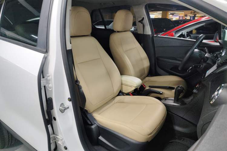 Used Chevrolet Trax 2016 1.4T Automatic Two-Wheel Drive Comfort Version with Sunroof Right Front Seat