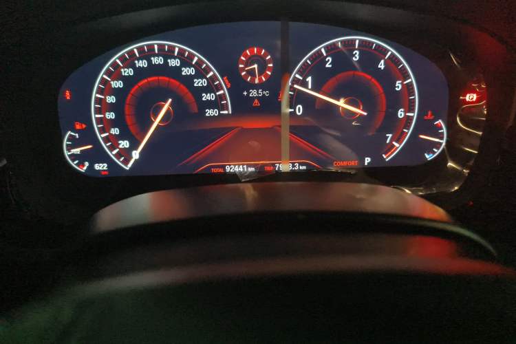 Used BMW 5 Series 2019 525Li Luxury Package Odometer Close Up