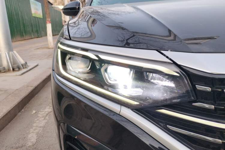 Used Volkswagen Passat 2022 330TSI Luxury Edition Right Front Headlight