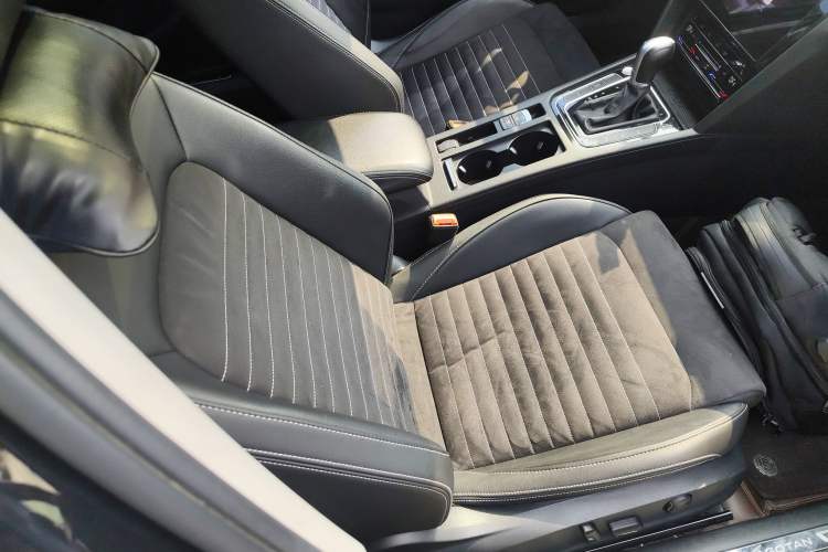 Used Volkswagen Magotan 2020 330TSI DSG Luxury Edition Right Front Seat