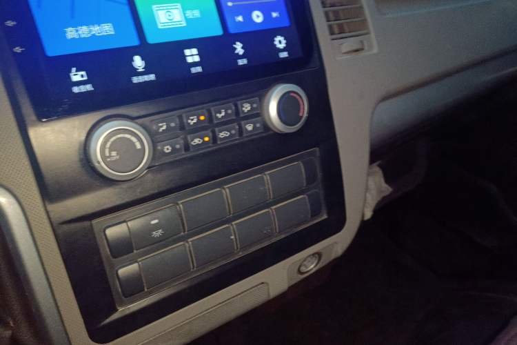 Used Foton Scenic G7 2017 2.0L Long-Wheelbase Commercial Van High Roof 2 Seats 4Q20M Audio And AC Panel