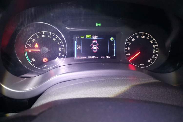 Used BYD e5 2018 450 Smart Connect Enjoyment Version
