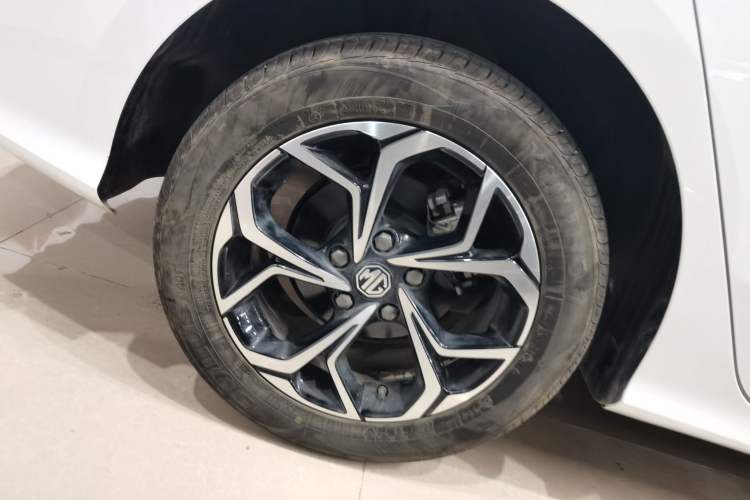 Used MG 5 2022 180 DVVT CVT Youth Luxury Edition
