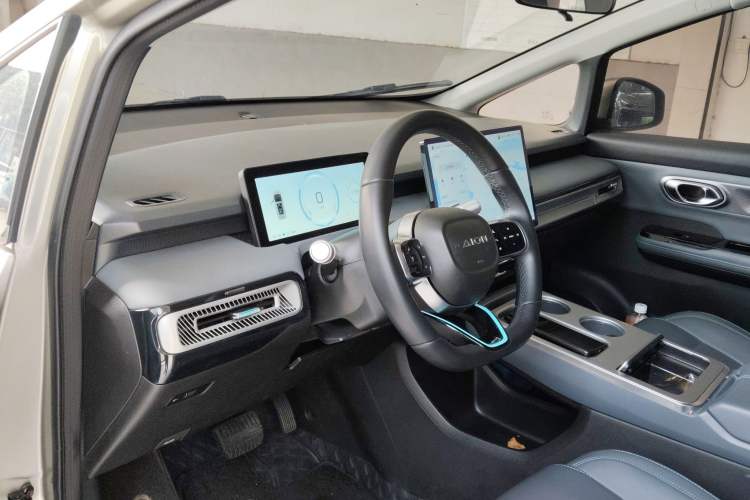 Used AION Y 2024 Plus 510 Intelligent Driving Version Center Console