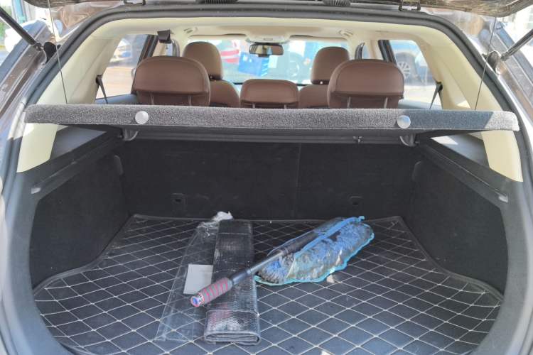 Used Geely Auto Emgrand X7 Sport 2016 1.8TD Automatic ZhiZun Version
