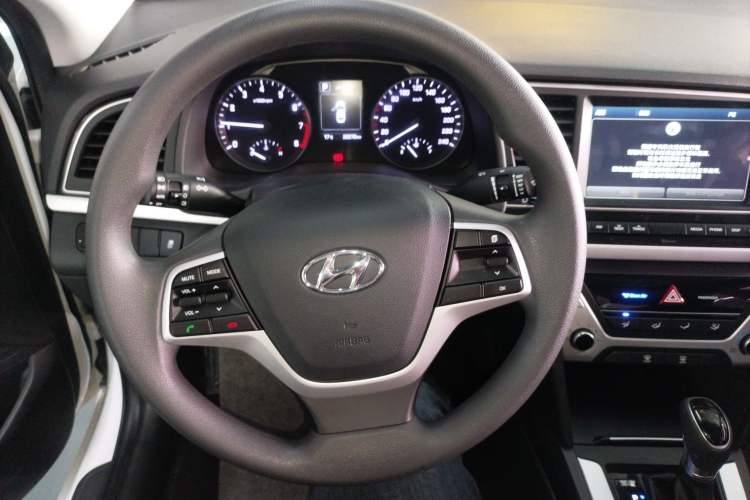 Used Hyundai Elantra (6th Generation / Lingdong) 2016 1.6L Automatic ZhiXuan – Elite Version Steering Wheel