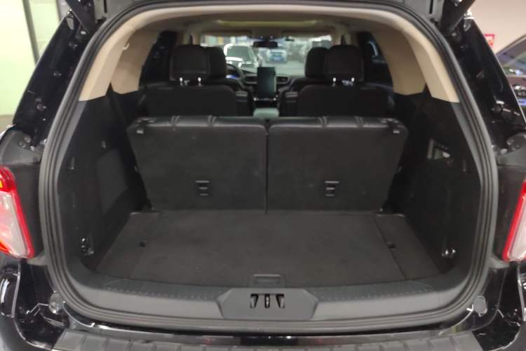 Used Ford Explorer 2020 EcoBoost 285 4x4 Titanium Edition 6 Seats