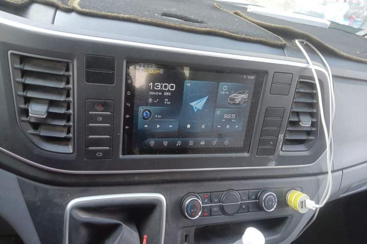 Used SAIC MAXUS Xintu V80 2021 2.0T Manual Classic Aoyuntong 127 PS Mid-axle Mid-roof 6/7/8/9-Seater