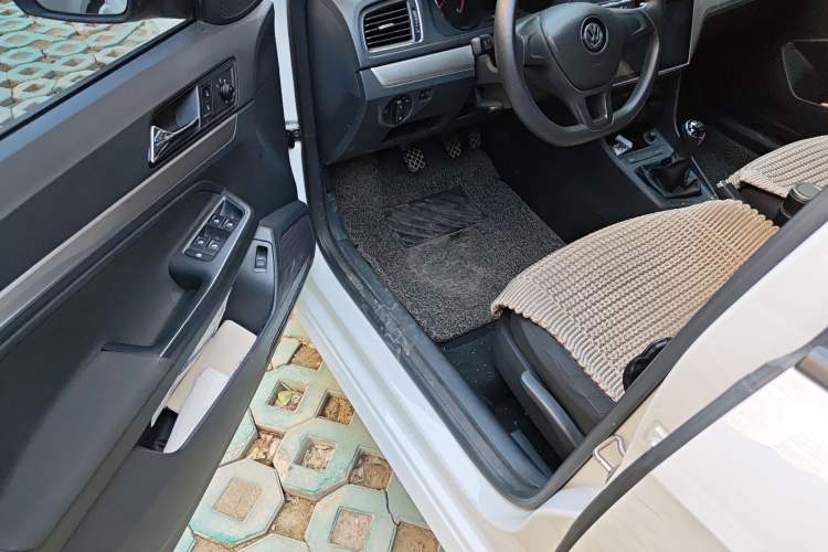 Used Volkswagen Lavida 2017 1.6L Manual Fashion Edition