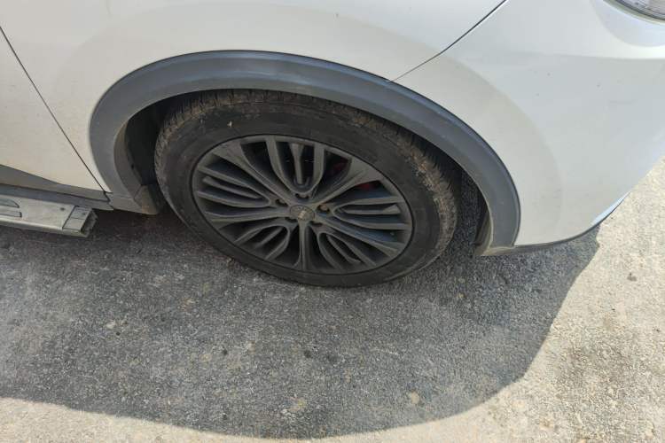 Used SWM X7 2017 1.5T automatic smart version 7 seats Right Front Wheel Hub