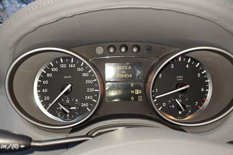 Used Mercedes-Benz GL-Class 2008 GL 450 4MATIC Prestige Edition Instrument Cluster