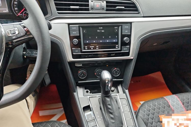 Used Volkswagen Lamando 2019 230TSI DSG Fashion Edition China VI