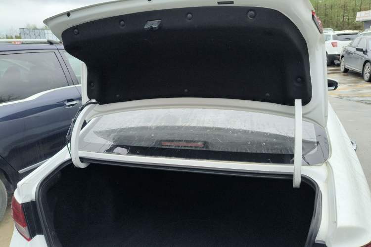 Used Kia K3 (Kai Shen) 2017 1.8L Automatic GLS Trunk