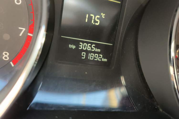 Used Volkswagen Sagitar 2017 230TSI Automatic Comfort Version Odometer Close Up