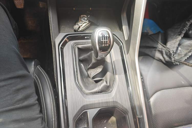 Used Geely Auto Vision X6 2021 PRO 1.4T Manual Luxury Model
